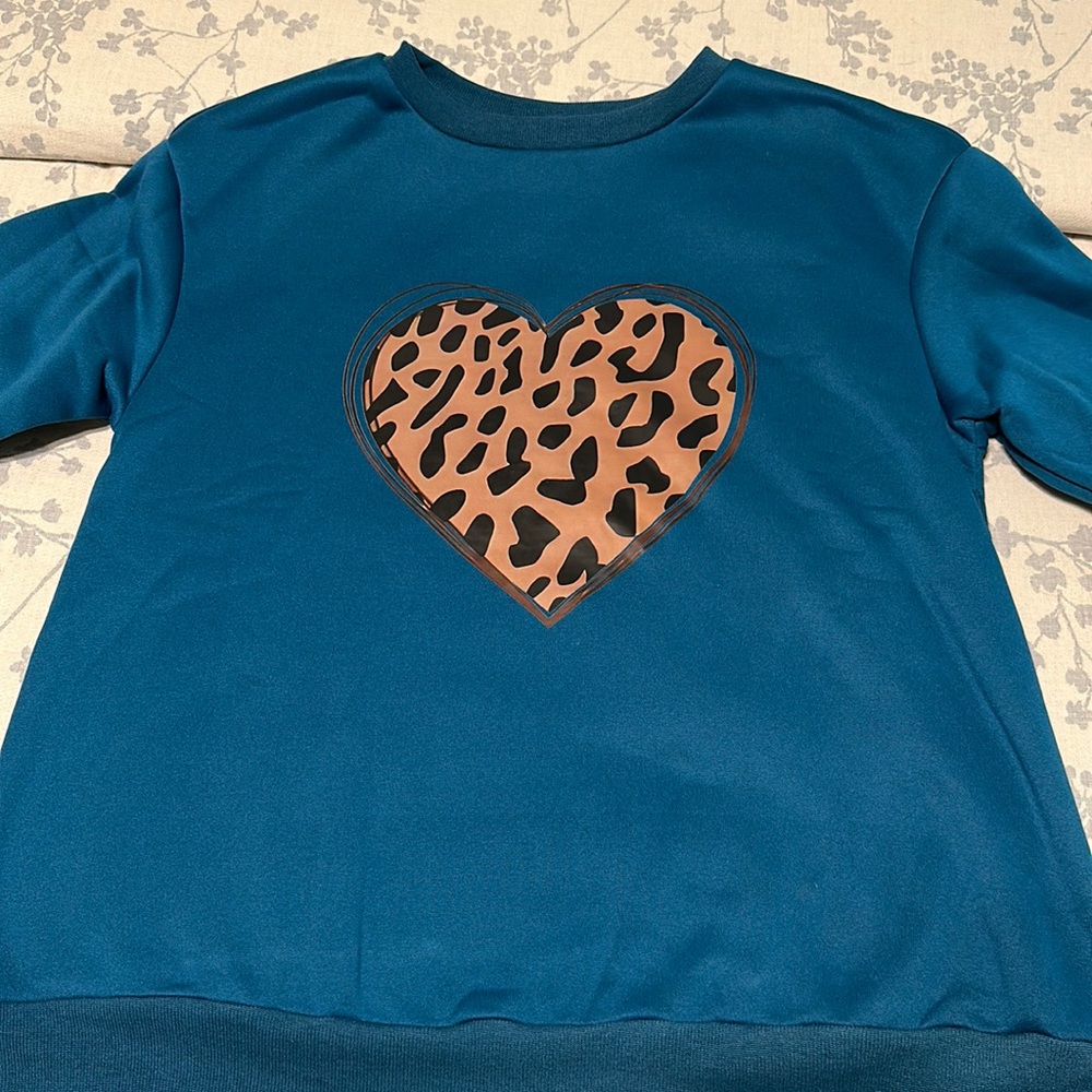Leopard heart sweatshirt